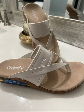 Gdefy Women's Beige Comfort Thong Sandals size 6